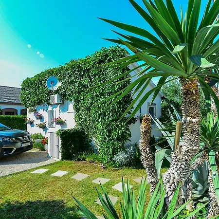 Apartment For Families With Children Sabunike, Zadar - 20828 Privlaka (Zadar)